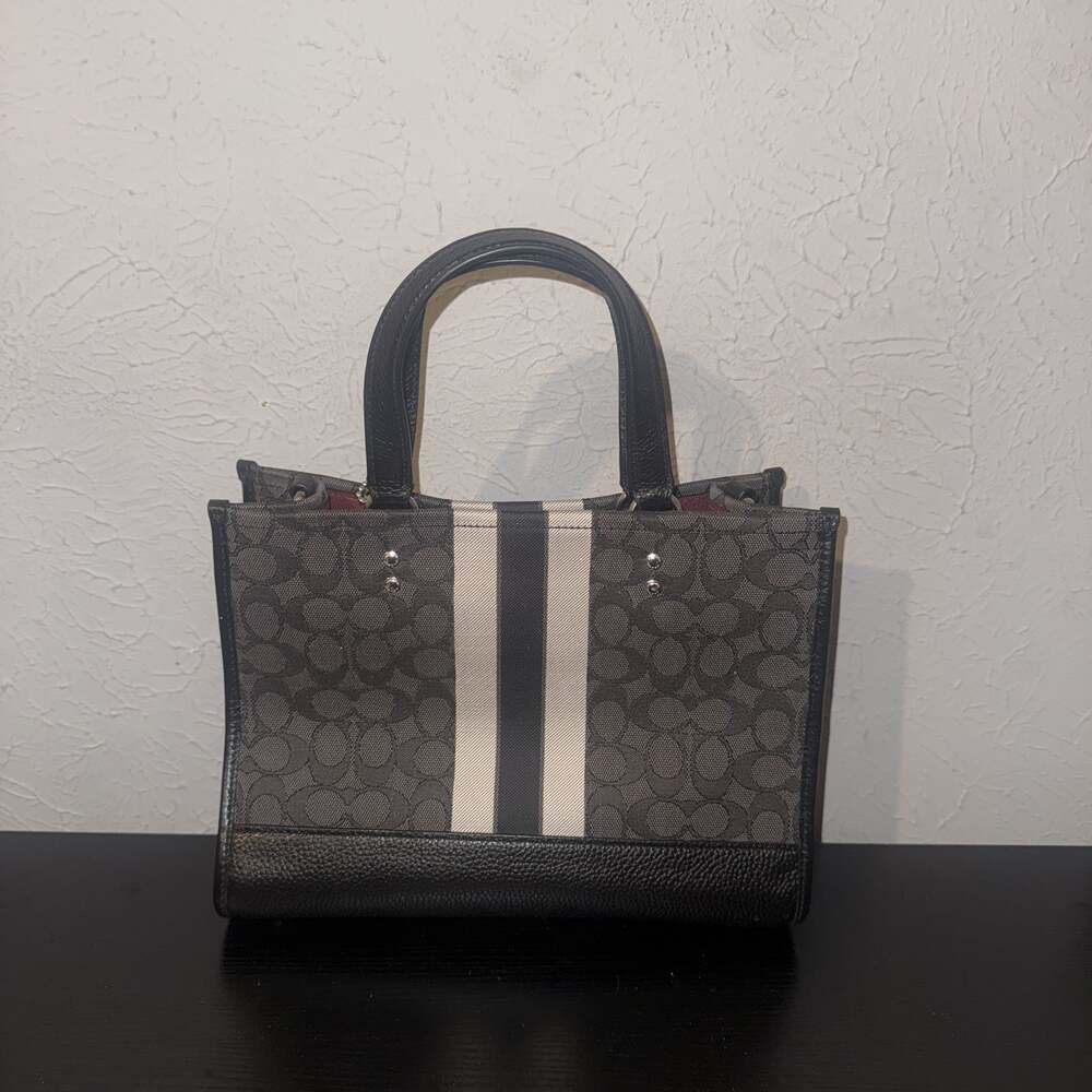 Coach Dempsey Carryall In Signature Jacquard With Stripe And Coach Patch - Picture 2 of 6